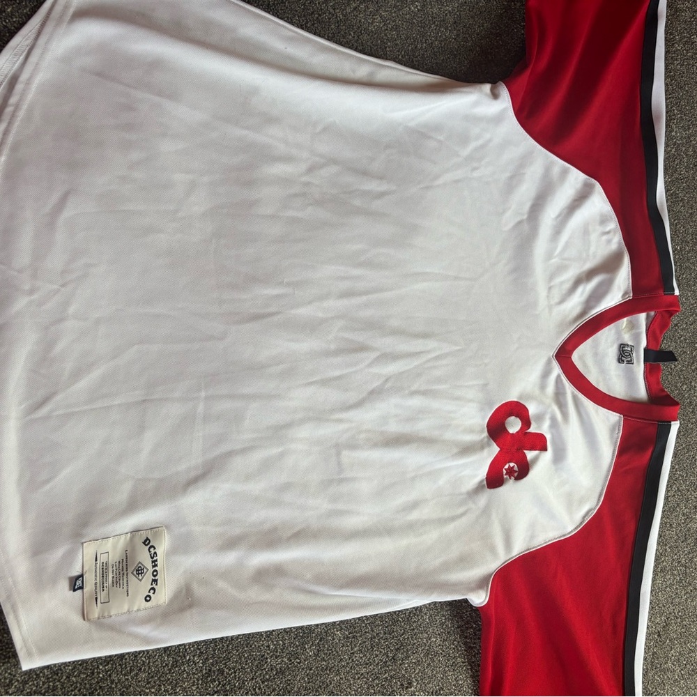 Men’s Sz L Vintage Y2K Dc shoe company Red and White Sports Jersey